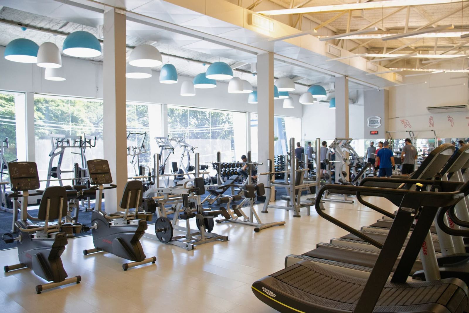 Sala de musculação e cardio da 24 Health Club